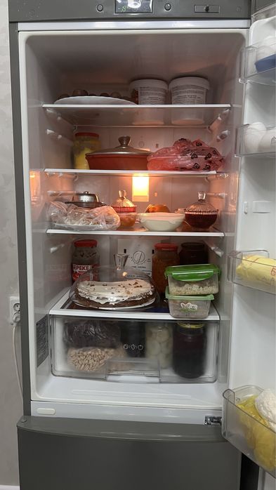 Продам холодильник LG