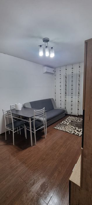 Închiriez garsoniera Micalaca