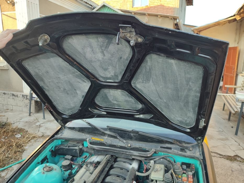 БМВ Е36 седан капот и крылья