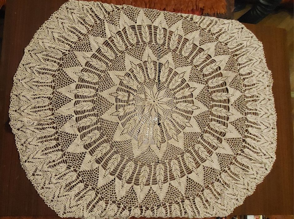 Продавам ръчно изработени битови разкошни карета,  бродирани на една