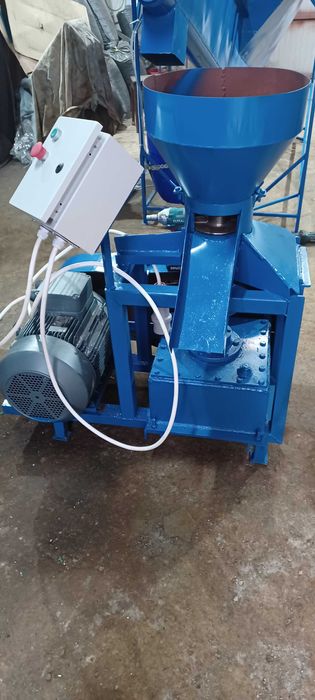 Prese Peleti 11 - 15 kw  Buncare rumegus -peleti - benzi transp racire