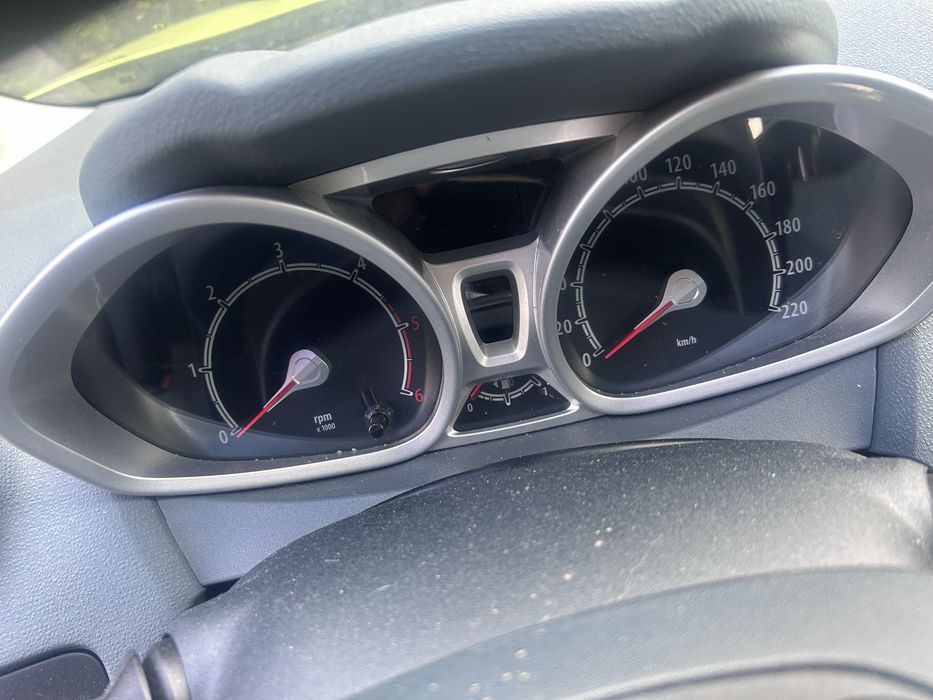 Haion ford fiesta 2009 scaune cd ceasuri stop usi