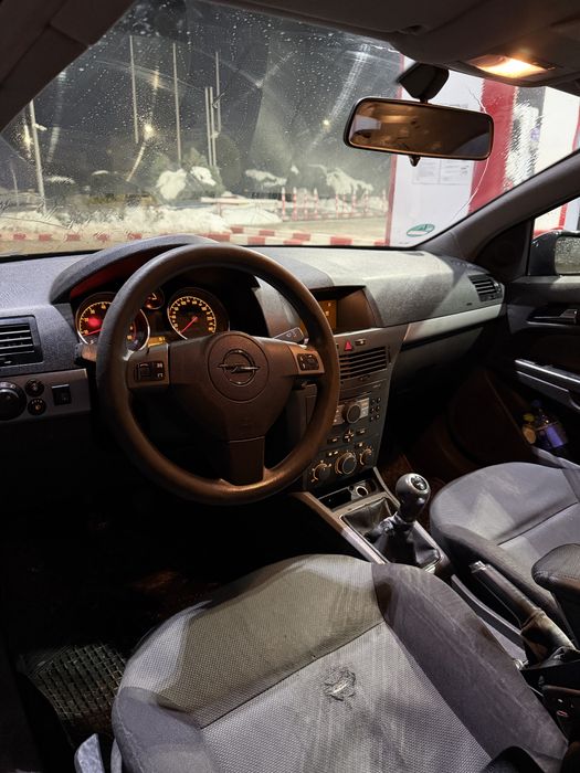 Vand/schimb Opel Astra H GTC 1.6 benzina+gaz