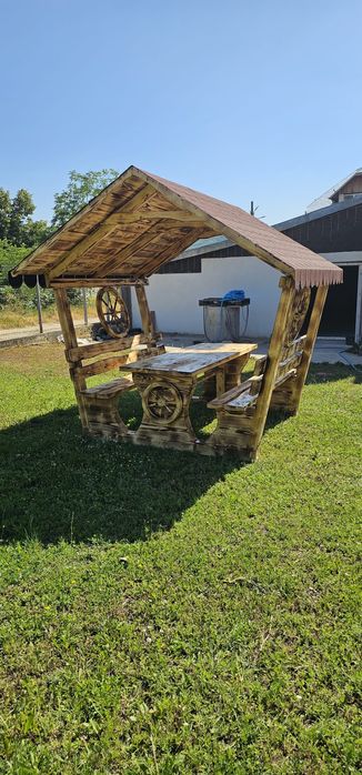 Foisoare mese si fantanite rustice