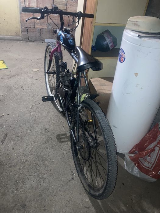 Продавам колело с двигател 80cc