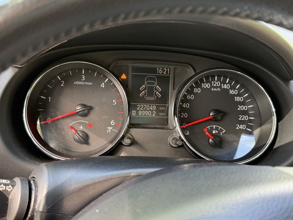 Nissan Qashqai, 2L Diesel, 4x4 la buton
