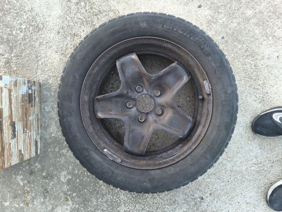 Джанти с тасове 16r 6.5j et 50 и 4 гуми към тях