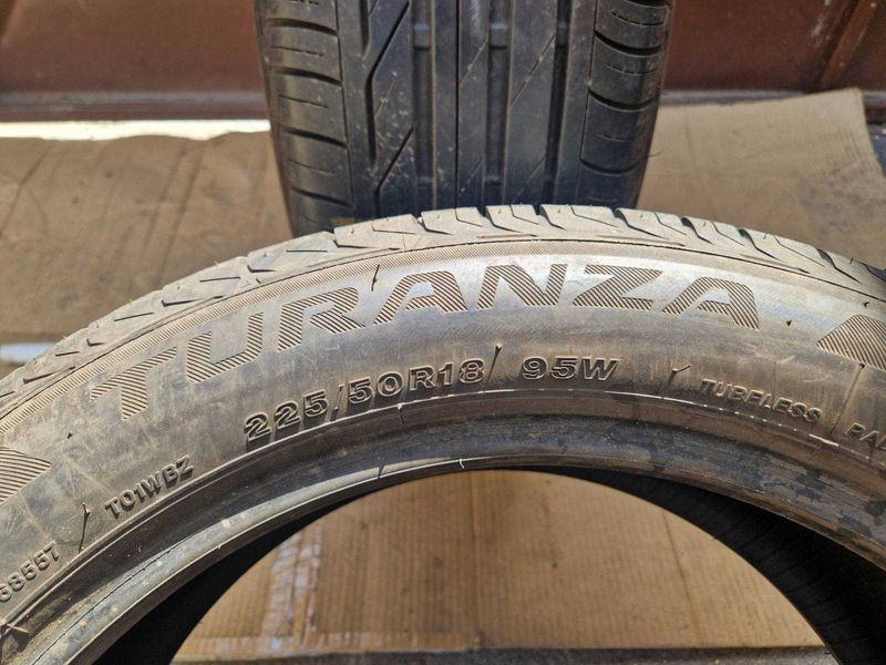 2 Bridgestone R18 225/50
летни гуми Runflat 
DOT0619