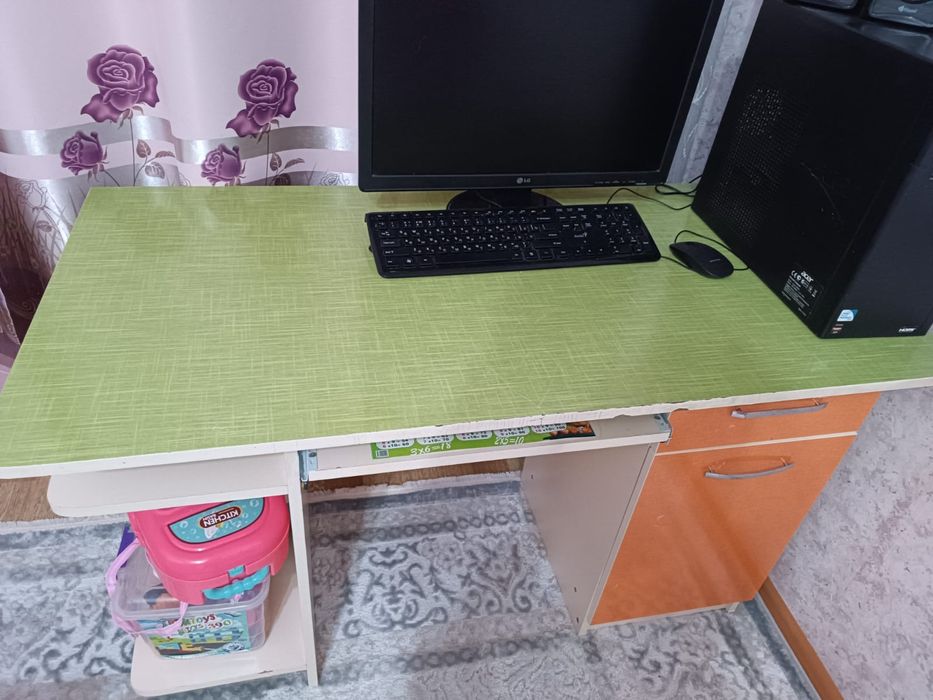 Продам дёшево стол