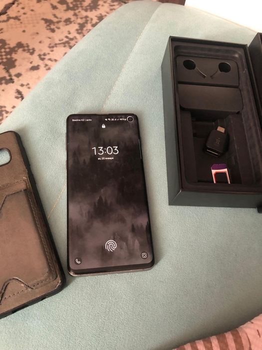 Продам Samsung s10 самсунг с10!