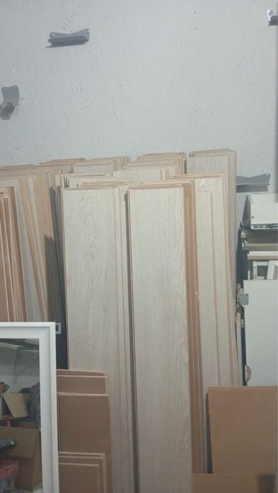 Продам б/у ламинат .Толщинам1,2 см . 130 кв есть