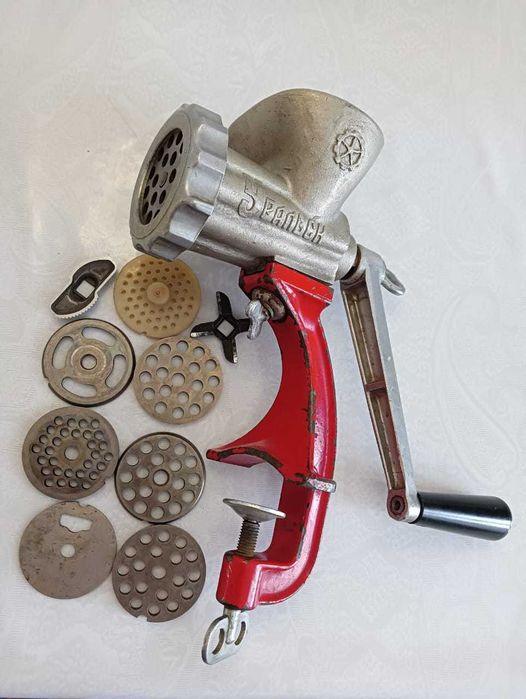 Мясорубка чугунная СССР