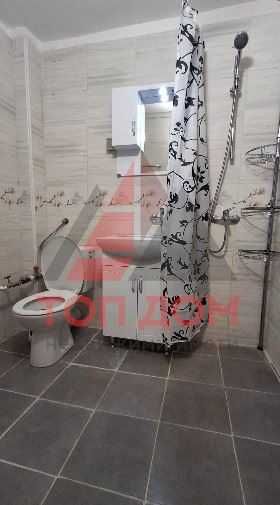 Дава се под наем Тристаен апартамент в Варна, Център - 77 кв.м за 1100 € - Снимка #6