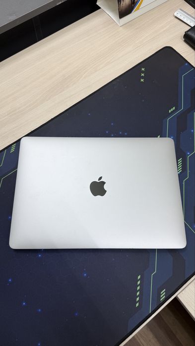 MacBook Pro 13 2018 / i5 / 8GB / Retina / Touch Bar