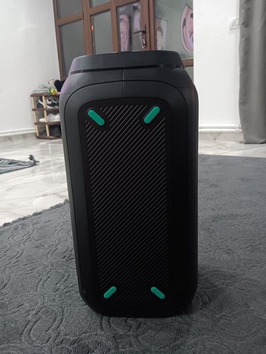 Vând boxă hisense mai multe detalii în privat și nu trimit