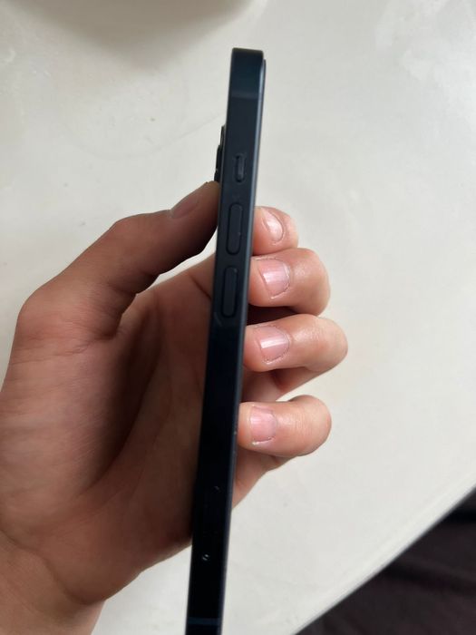 Продам Айфон 13 /128 гб