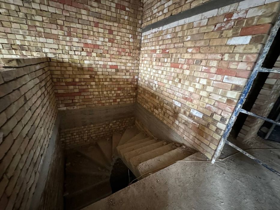 Продам свой  шикарный двух этажный дом в сергелийском районе.