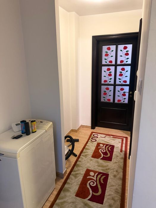 Închiriez apartament