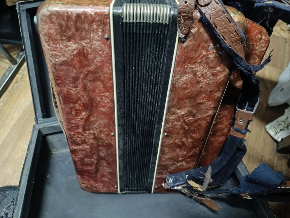 Продам баян б/у.