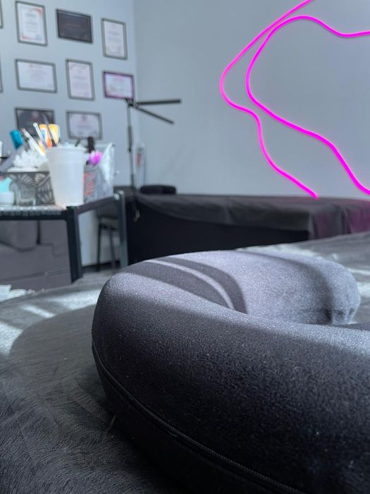 Сдам кушетку мастеру