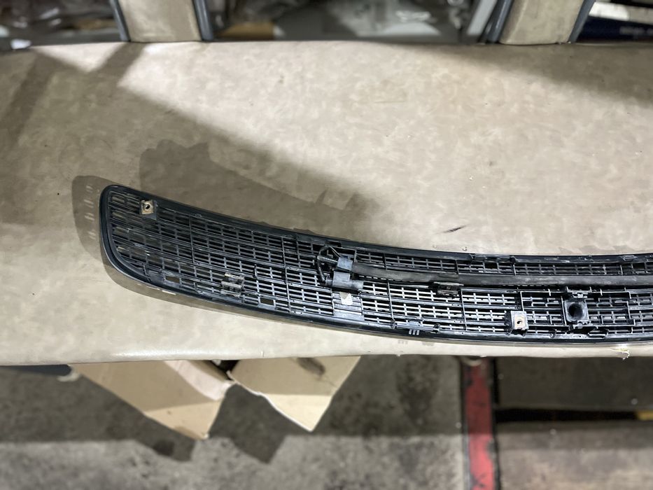 Решетка капота Mercedes w203