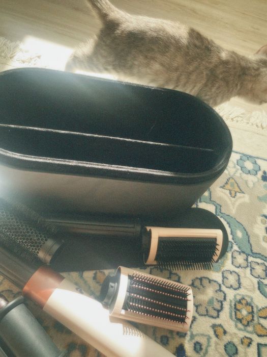 продам дайсон со всеми насадками ОРИГИНАЛ