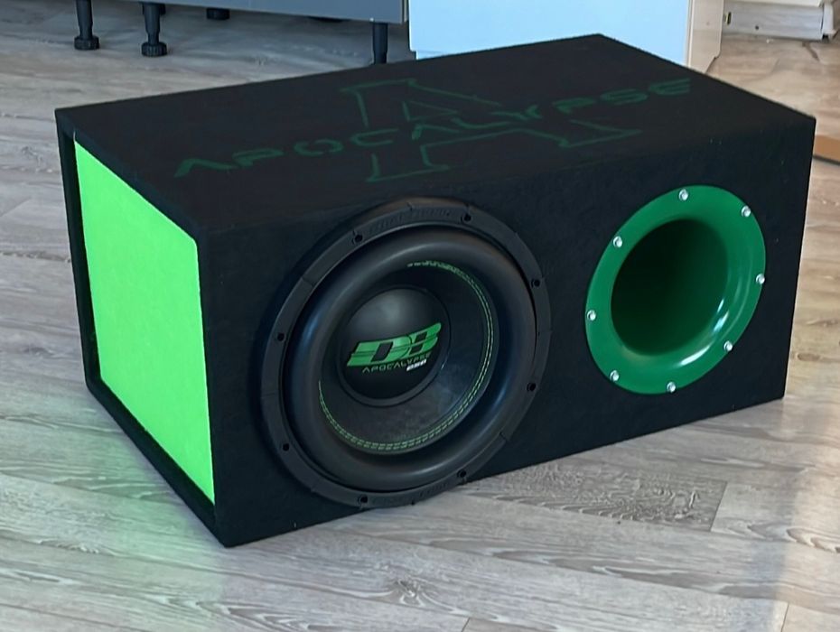 Продам новый саб