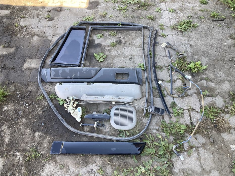 Дверь задняя левая по деталям Ниссан Патрол Y61 / Nissan Patrol Y61