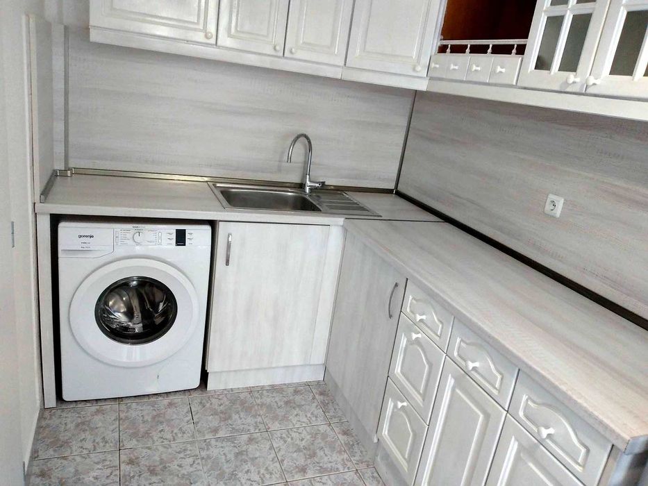 Дава се под наем Двустаен апартамент в Бургас, Славейков - 71 кв.м за 153 € - Снимка #2