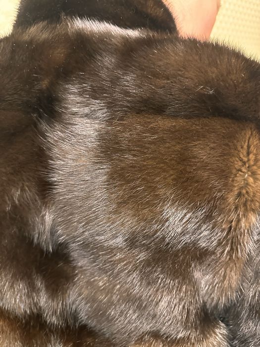 Продам норковую шубу