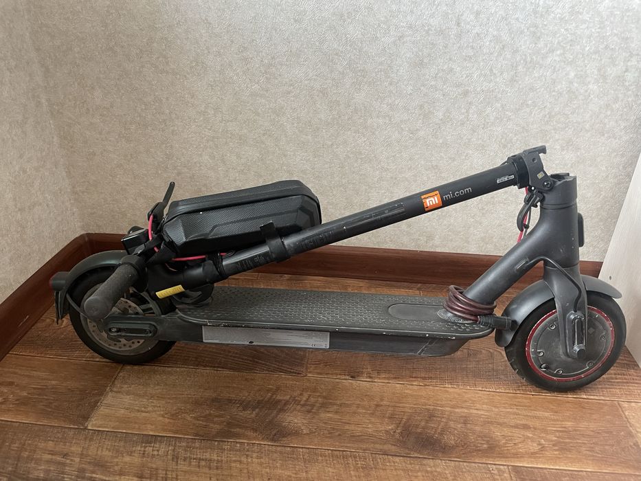 Продается электросамокат Mi Electric Scooter Pro2