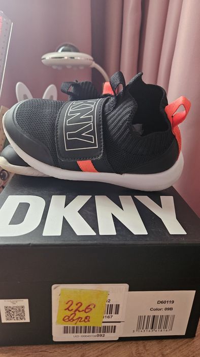 Маратонки унисекс DKNY