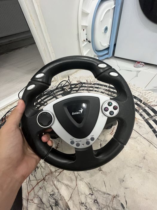 Продам игровой руль 15000