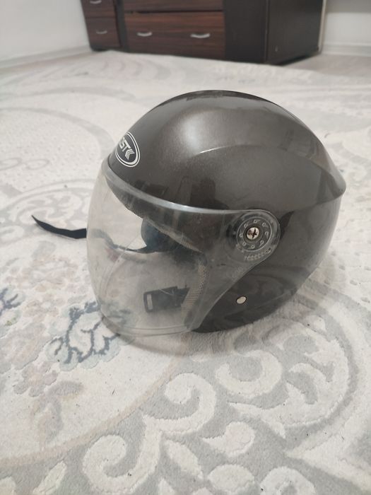 Срочно продам мотошлем