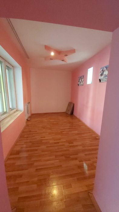 Casă mare, primitoare și bine compartimentată, cu 5 camere