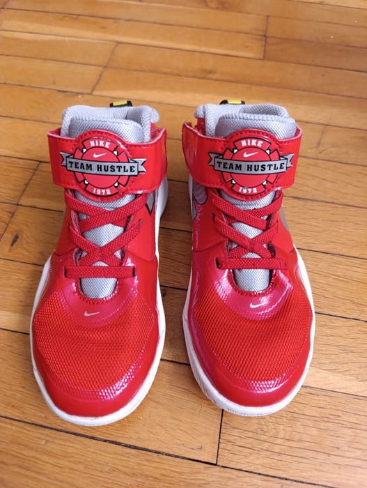 Маратонки Nike Team Hustle - 28,5  ном.