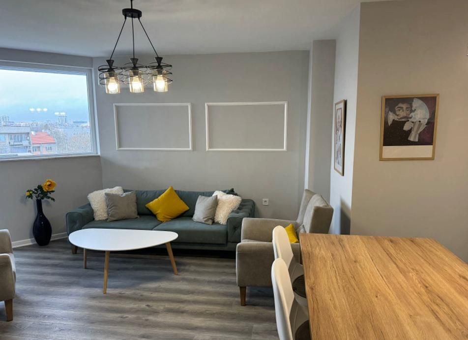 Дава се под наем Двустаен апартамент в Пловдив, Тракия - 64 кв.м за 460 € - Снимка #1