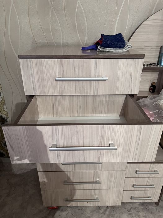 Продам спальный ганитур