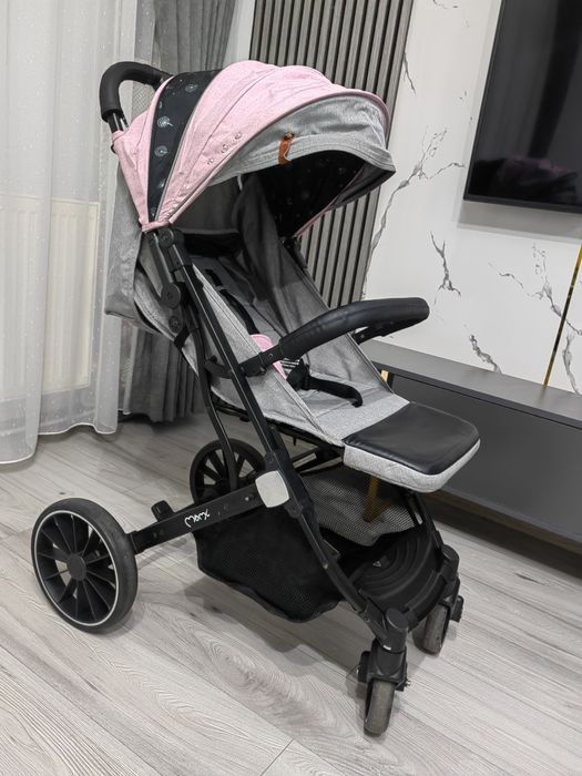Căruț sport Momi Estelle