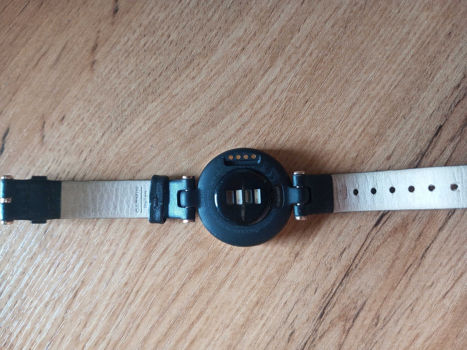 Смарт часы Garmin Lily