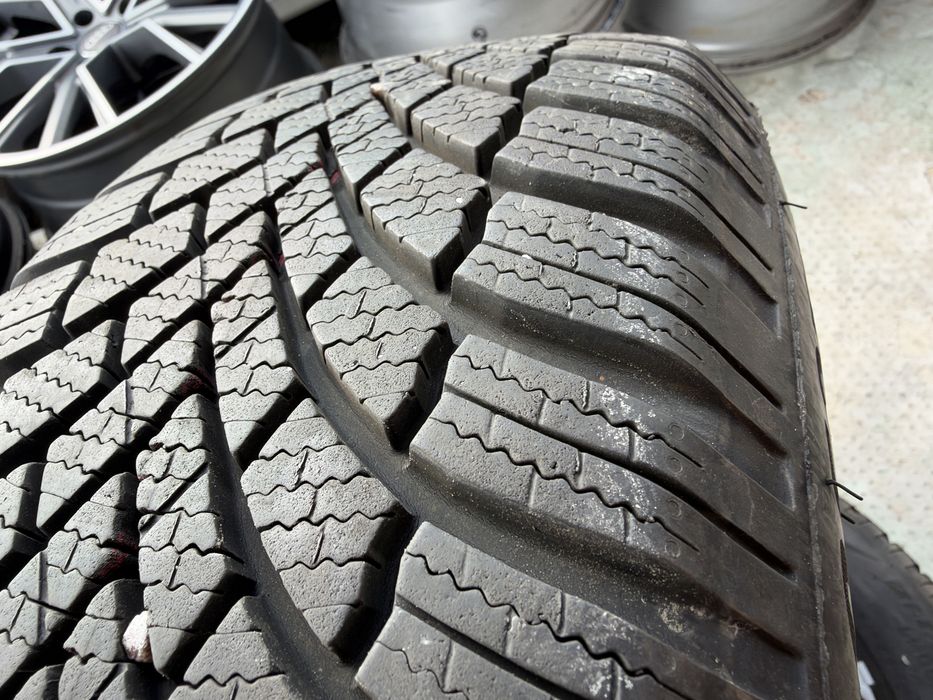 4бр. КАТО НОВИ Зимни Гуми 185/65R/15 -BRIDGESTONE/DOT:4622- С 15” Железни Джанти 5х100 за -TOYOTA/LEXUS/SUZUKI- 6.0Jx15H2, ET45