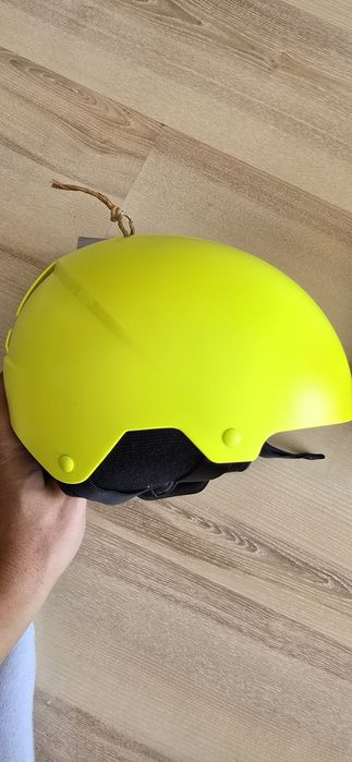 Нова Каска за ски