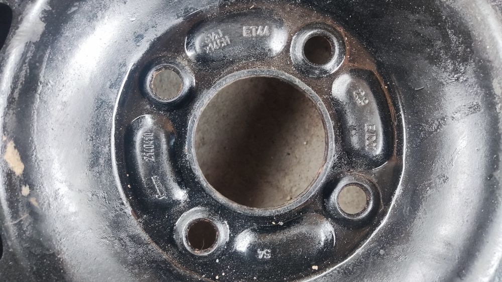 Диск 14 от Ниссан Прерия