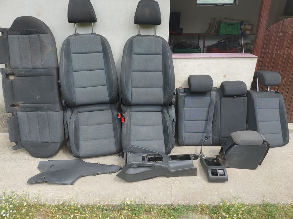 Interior  golf  5  " 6    hatchback