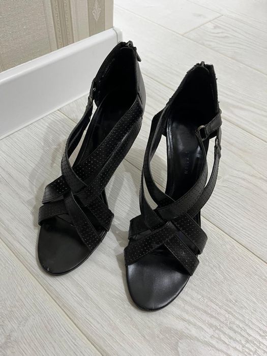 Продам обувь в хорошом  состоянии