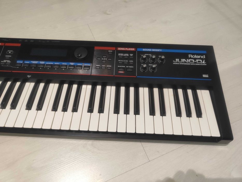 Roland JUNO Di професионален преносим синтезатор 61 клавиша