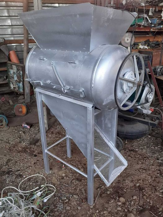 Batoza  mașină de curățat porumb