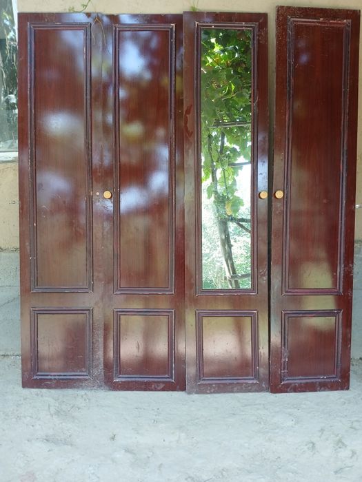 рассияники шкаф сотилади холати яхши нархини келишамиз tryuma xam bor