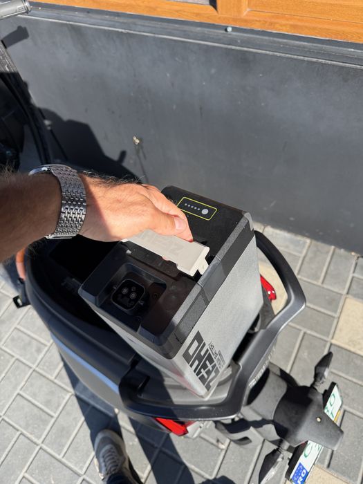 Inchiriez scuter electric, permis cat B, A1, 80 km autonomie