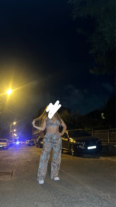 Top si pantaloni